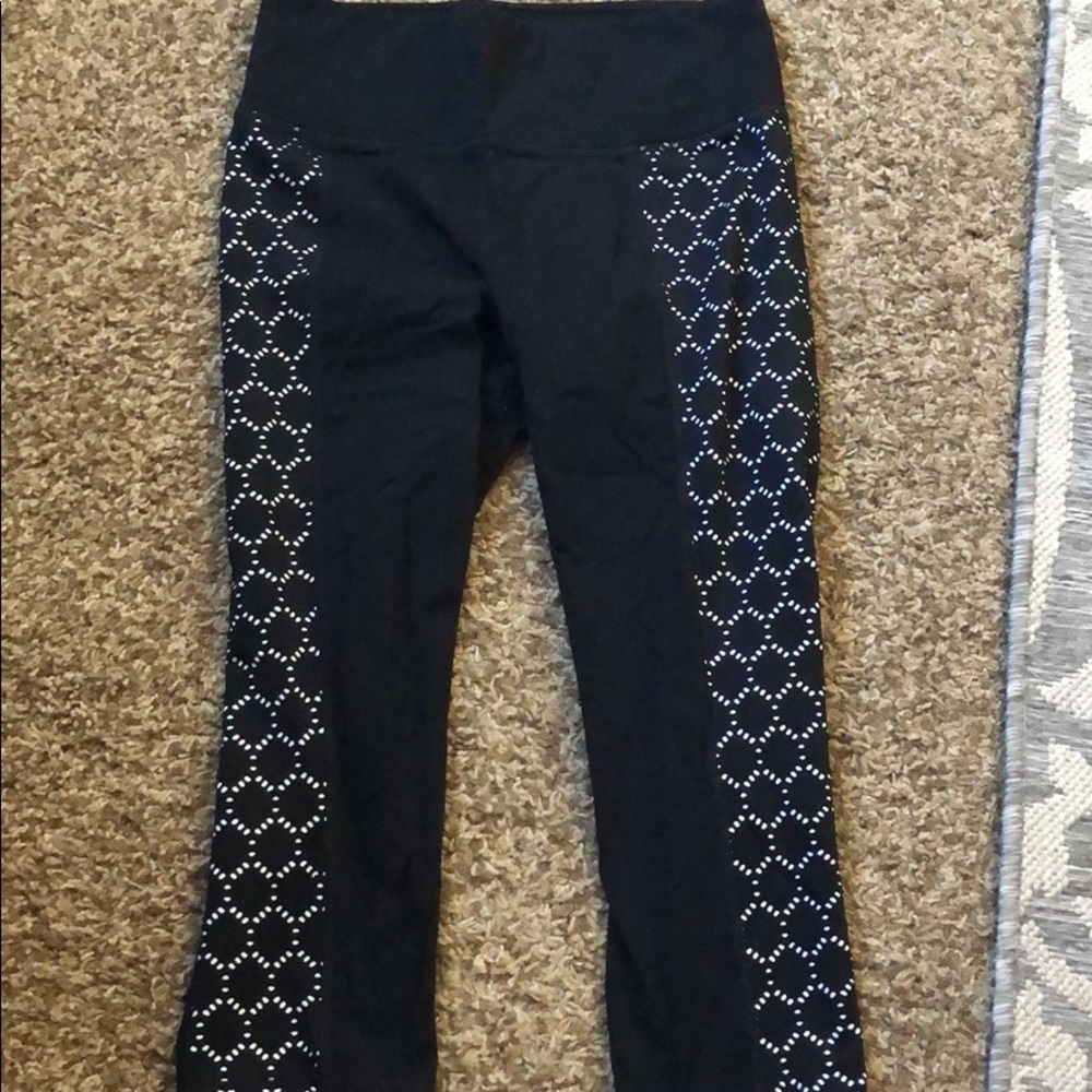 Woman’s Athleta capris size medium